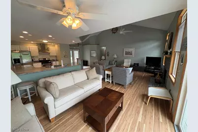 1557 Lake Crest Drive, Roaming Shores, OH 44084 - Photo 4