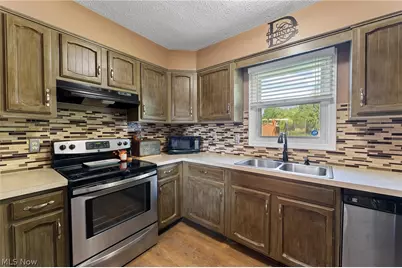 5566 Madrid Drive, Austintown, OH 44515 - Photo 6