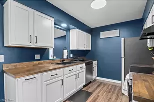 3902 Oxford Dr, Lorain, OH 44053 - Photo 10