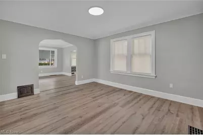881 Valdes Avenue, Akron, OH 44320 - Photo 10