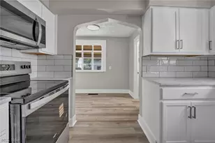 881 Valdes Ave, Akron, OH 44320 - Photo 12