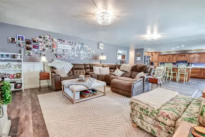 439 E 305th Street, Willowick, OH 44095 - Photo 6
