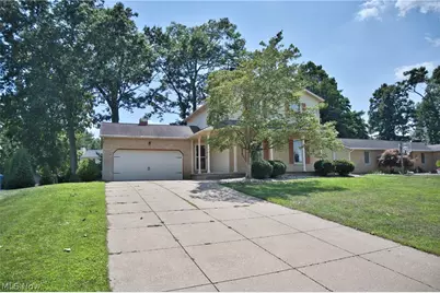 2758 Parkplace Drive, Uniontown, OH 44685 - Photo 2