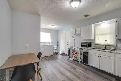 1022 Merton Avenue, Akron, OH 44306 - Photo 6