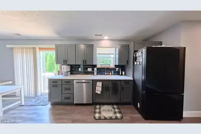 1271 Oxford Circle, Akron, OH 44312 - Photo 8