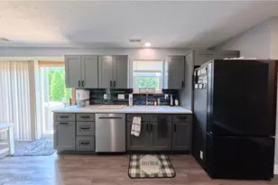 1271 Oxford Cir, Akron, OH 44312 - Photo 8