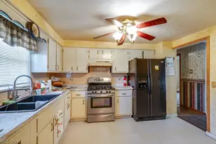 5622 Brentwood Ave NW, North Canton, OH 44720 - Photo 10