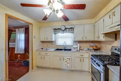 5622 Brentwood Avenue NW, North Canton, OH 44720 - Photo 8