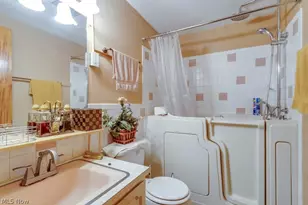 5622 Brentwood Ave NW, North Canton, OH 44720 - Photo 18