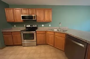 1794 Wakefield Dr, Akron, OH 44320 - Photo 8