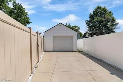 2557 9th Street, Cuyahoga Falls, OH 44221 - Photo 32