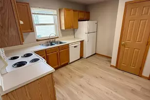 77 W Wood St, Lowellville, OH 44436 - Photo 4