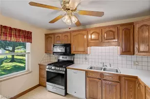 154 Hilltop Dr NW, Canton, OH 44708 - Photo 14