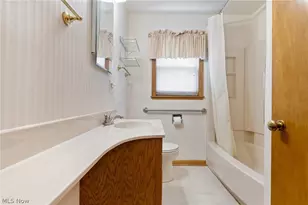 154 Hilltop Dr NW, Canton, OH 44708 - Photo 20