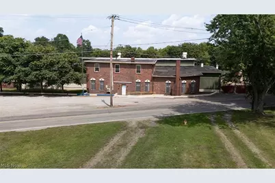 816 Milan Street N, Canal Fulton, OH 44614 - Photo 2