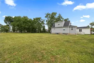 7723 W River Rd S, Elyria, OH 44035 - Photo 32