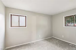 8278 Dallas Dr, Mentor, OH 44060 - Photo 30