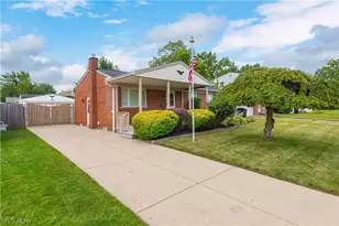 845 Jamestown Ave, Elyria, OH 44035 - Photo 2