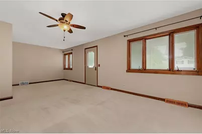 845 Jamestown Avenue, Elyria, OH 44035 - Photo 6