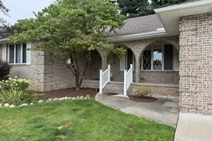 3986 April Dr, Uniontown, OH 44685 - Photo 2