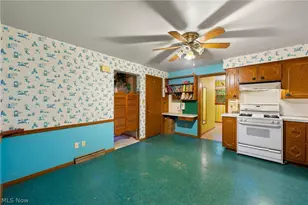 270 Benton St, Austintown, OH 44515 - Photo 12