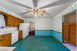 270 Benton St, Austintown, OH 44515 - Photo 14
