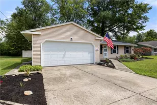 535 Treadway Blvd, Sheffield Lake, OH 44054 - Photo 2