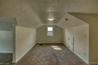293 E Cassell Avenue, Barberton, OH 44203 - Photo 16