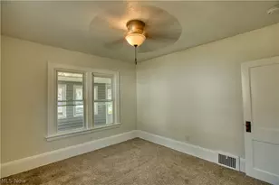 293 E Cassell Ave, Barberton, OH 44203 - Photo 12