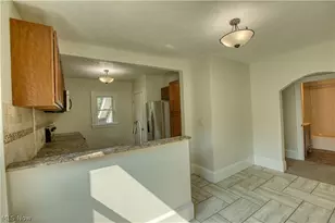 293 E Cassell Ave, Barberton, OH 44203 - Photo 6