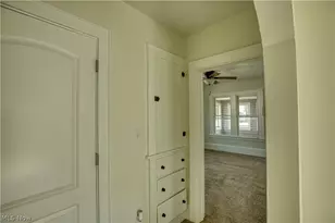 293 E Cassell Ave, Barberton, OH 44203 - Photo 10