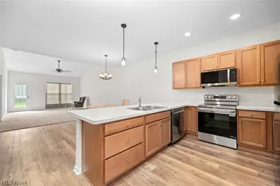 209 Alexander Drive, Elyria, OH 44035 - Photo 4