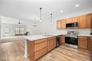 209 Alexander Dr, Elyria, OH 44035 - Photo 4