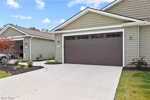 209 Alexander Dr, Elyria, OH 44035 - Photo 2