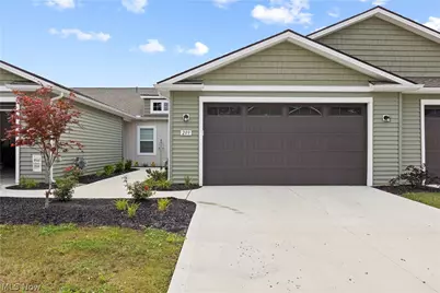 209 Alexander Drive, Elyria, OH 44035 - Photo 1