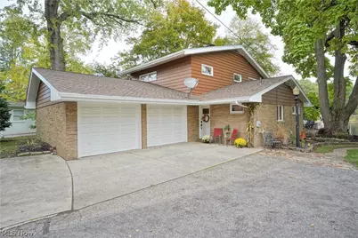 4184 Hunsicker Drive, Akron, OH 44319 - Photo 2