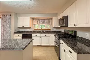 4730 Squire Dr, Sagamore Hills, OH 44067 - Photo 6