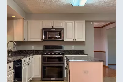 4730 Squire Drive, Sagamore Hills, OH 44067 - Photo 10