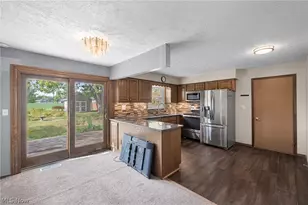 1012 Vivian Dr, Grafton, OH 44044 - Photo 4