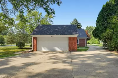 2468 Ridgewood Road, Akron, OH 44313 - Photo 42