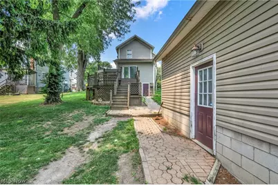 308 Castalia Street, Bellevue, OH 44811 - Photo 8