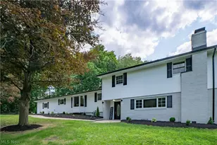 510 Lourdes Dr, Cuyahoga Falls, OH 44223 - Photo 2