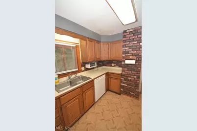1742 Shaw Avenue, Akron, OH 44305 - Photo 14