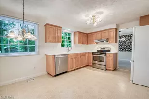 5828 Grovewood Dr, Mentor, OH 44060 - Photo 2