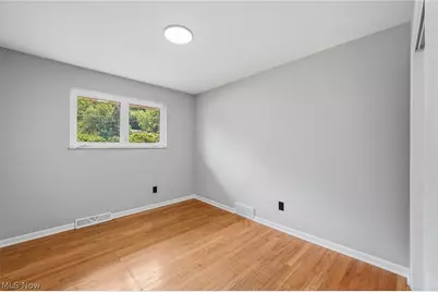 333 E Ridgewood Drive, Green Hills, OH 44131 - Photo 10