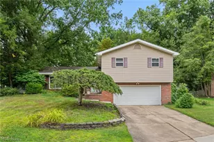 1590 Newcastle Cir, Akron, OH 44313 - Photo 1