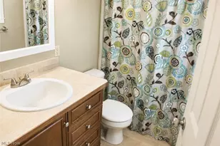 5887 Boxwood Dr, Lorain, OH 44053 - Photo 16
