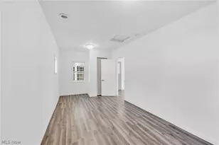 290 E 317th St, Willowick, OH 44095 - Photo 26