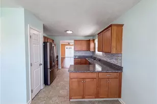 159 Prestwyck Ln, Elyria, OH 44035 - Photo 2