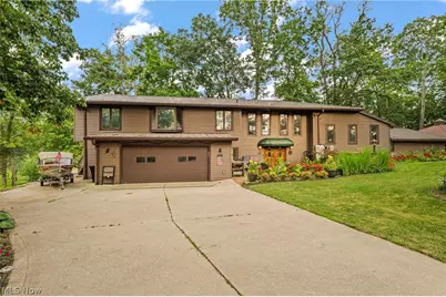 910 Pike Drive, Mansfield, OH 44903 - Photo 1